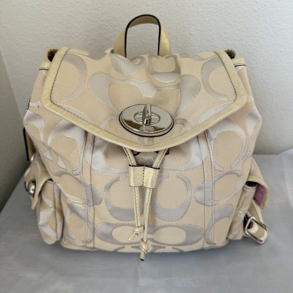 Coach Poppy Backpack 16696 Champagne Cream Signature C Logo Metallic Excellent - Picture 5 of 16